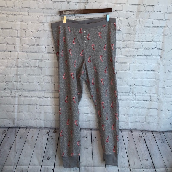 Old Navy Pants - BRAND NWT Old Navy Gray Candy Cane Cropped Pants